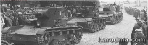 Брэст. Верасень 1939. Колонна  Т-26 узора 1933 і 1938 гг. з 29-й лёгкай танкавай брыгады